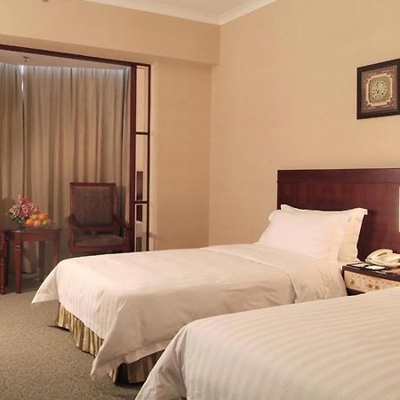 Rosedale Hotel & Suites Guangzhou - Free Shuttle Bus To Canton Fair Екстер'єр фото