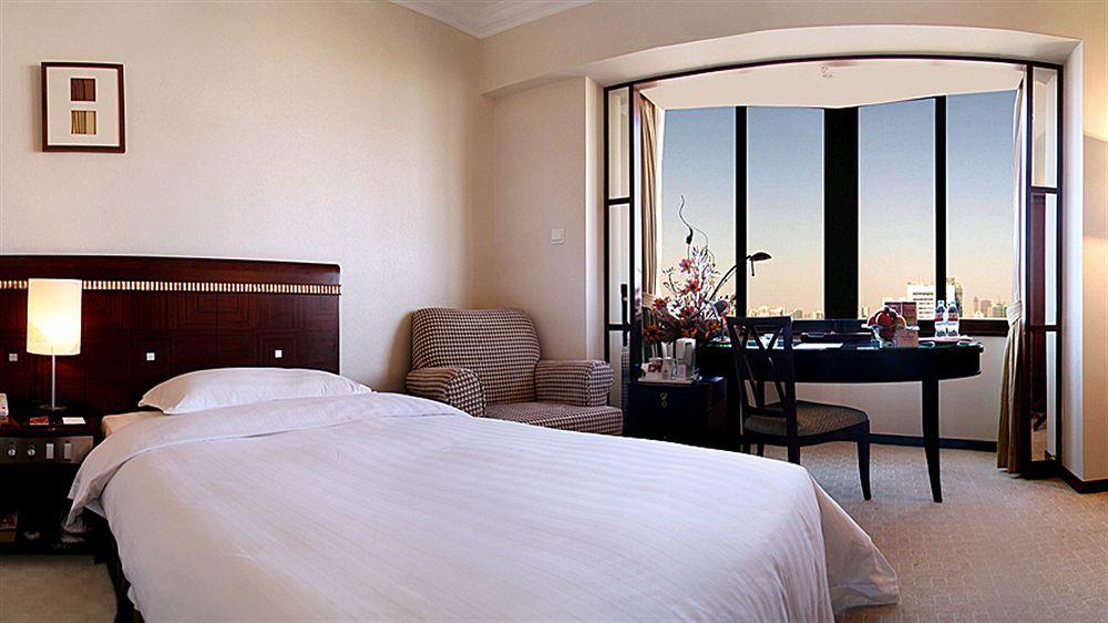 Rosedale Hotel & Suites Guangzhou - Free Shuttle Bus To Canton Fair Екстер'єр фото