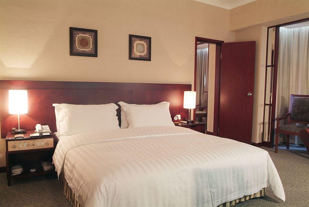 Rosedale Hotel & Suites Guangzhou - Free Shuttle Bus To Canton Fair Екстер'єр фото