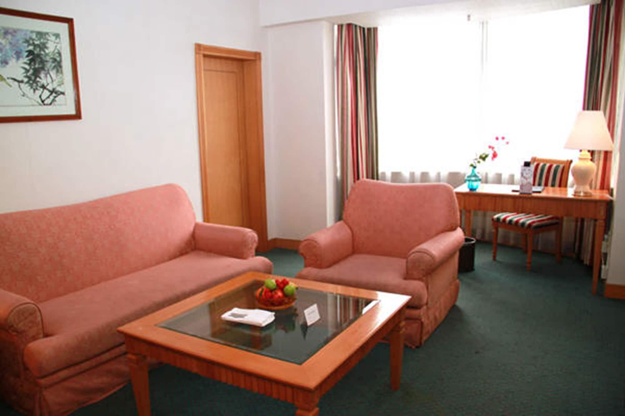 Rosedale Hotel & Suites Guangzhou - Free Shuttle Bus To Canton Fair Екстер'єр фото