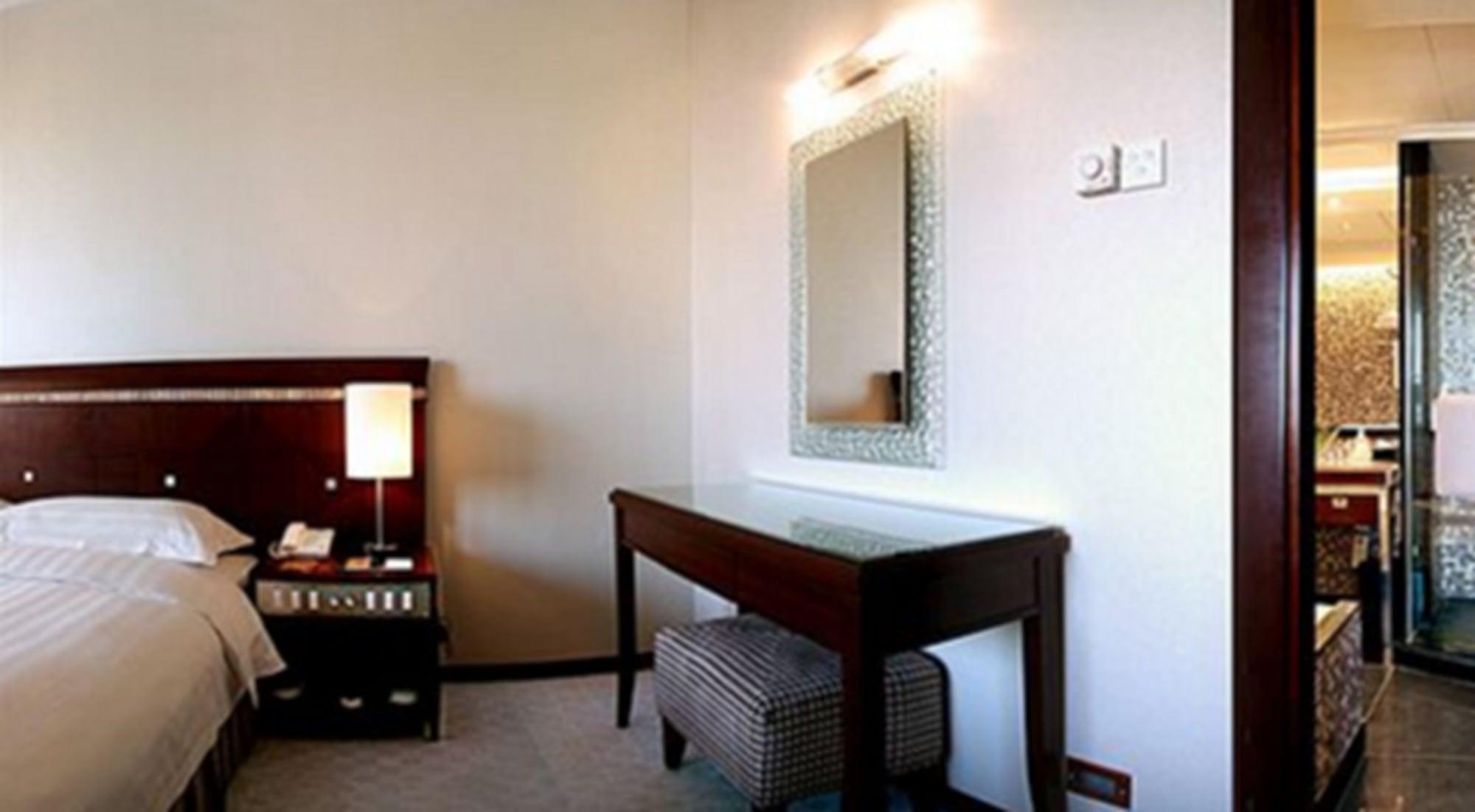 Rosedale Hotel & Suites Guangzhou - Free Shuttle Bus To Canton Fair Екстер'єр фото