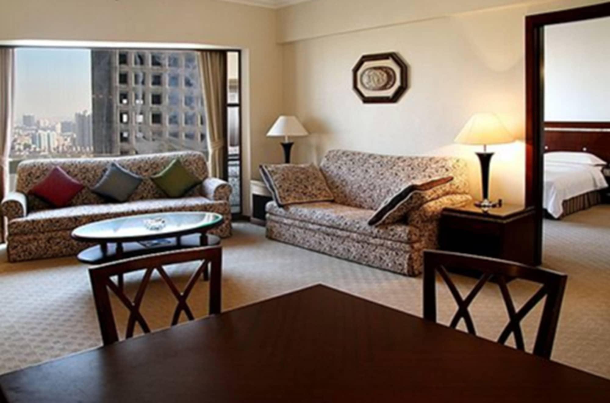 Rosedale Hotel & Suites Guangzhou - Free Shuttle Bus To Canton Fair Екстер'єр фото