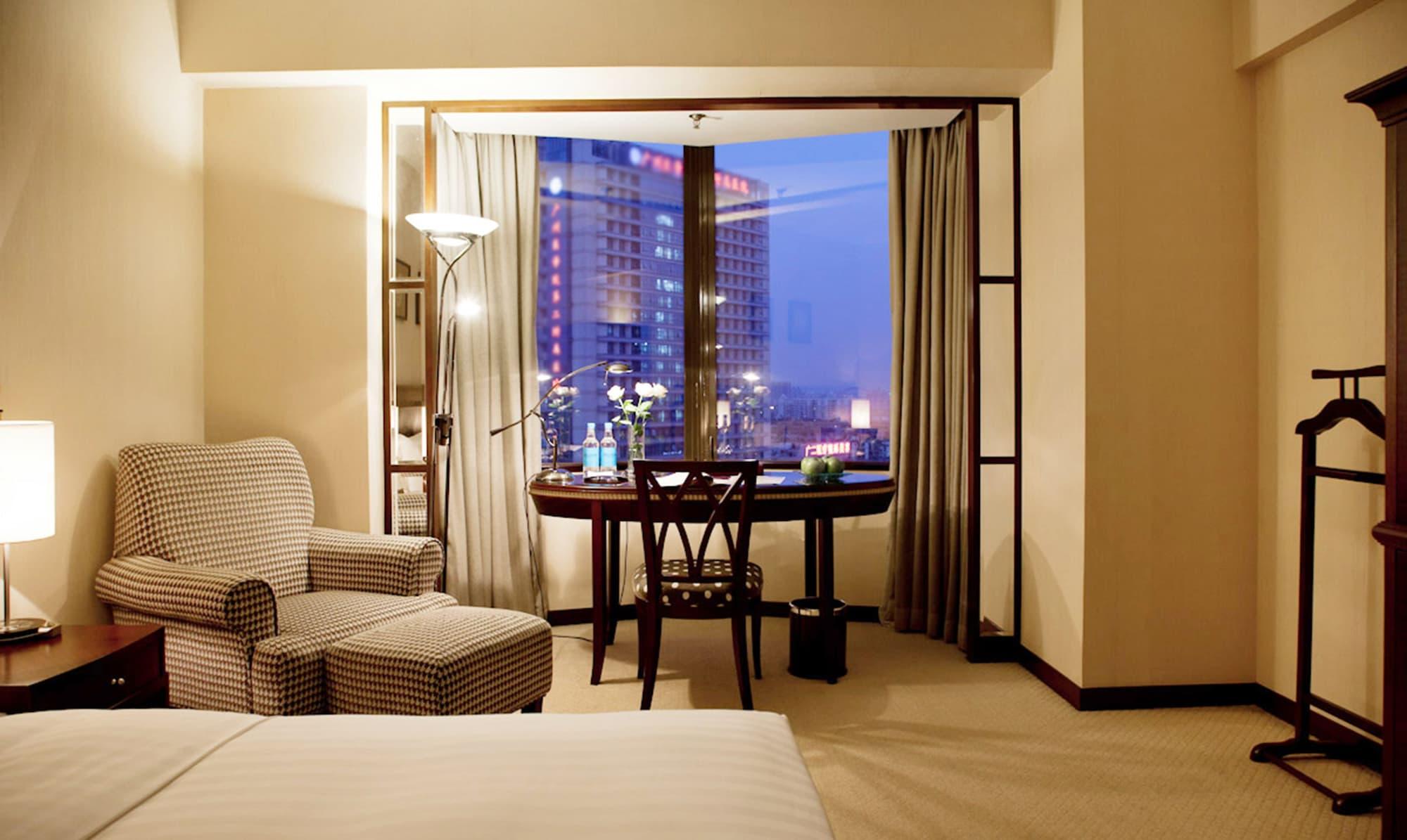Rosedale Hotel & Suites Guangzhou - Free Shuttle Bus To Canton Fair Екстер'єр фото