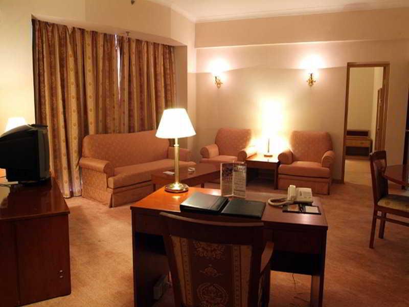 Rosedale Hotel & Suites Guangzhou - Free Shuttle Bus To Canton Fair Екстер'єр фото