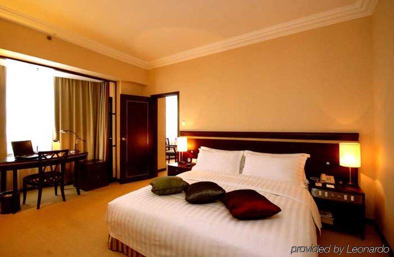 Rosedale Hotel & Suites Guangzhou - Free Shuttle Bus To Canton Fair Екстер'єр фото
