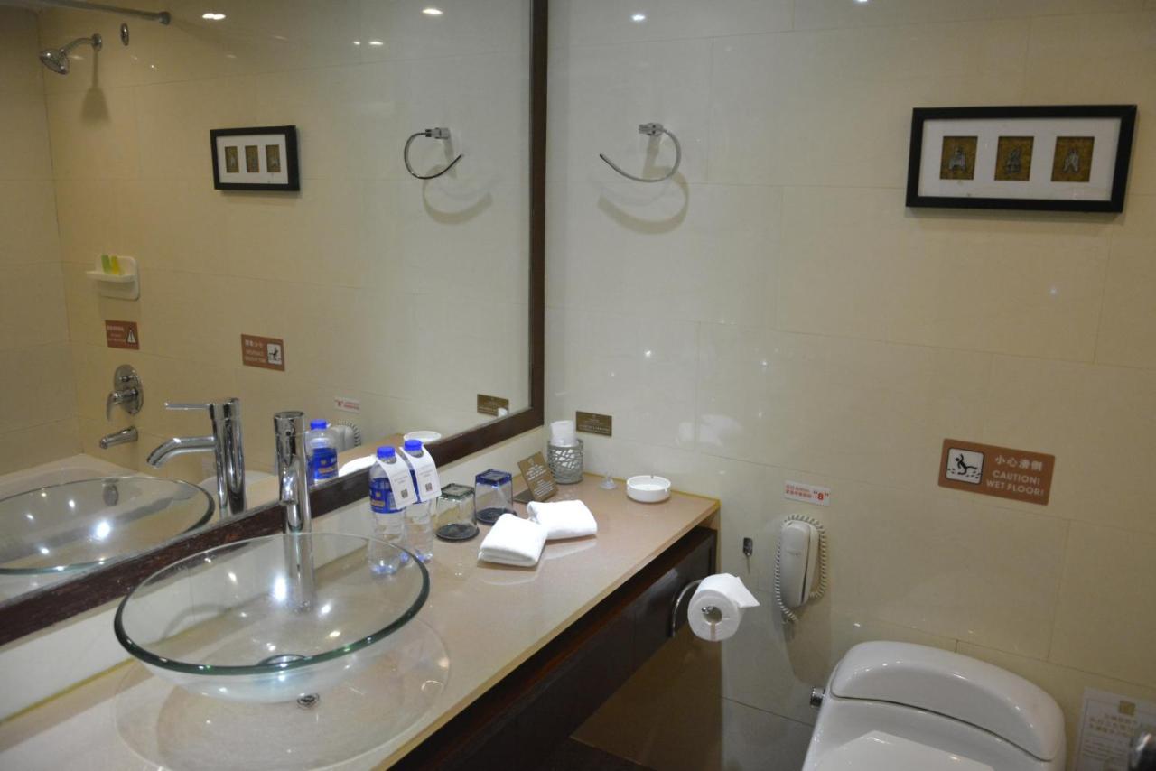 Rosedale Hotel & Suites Guangzhou - Free Shuttle Bus To Canton Fair Екстер'єр фото