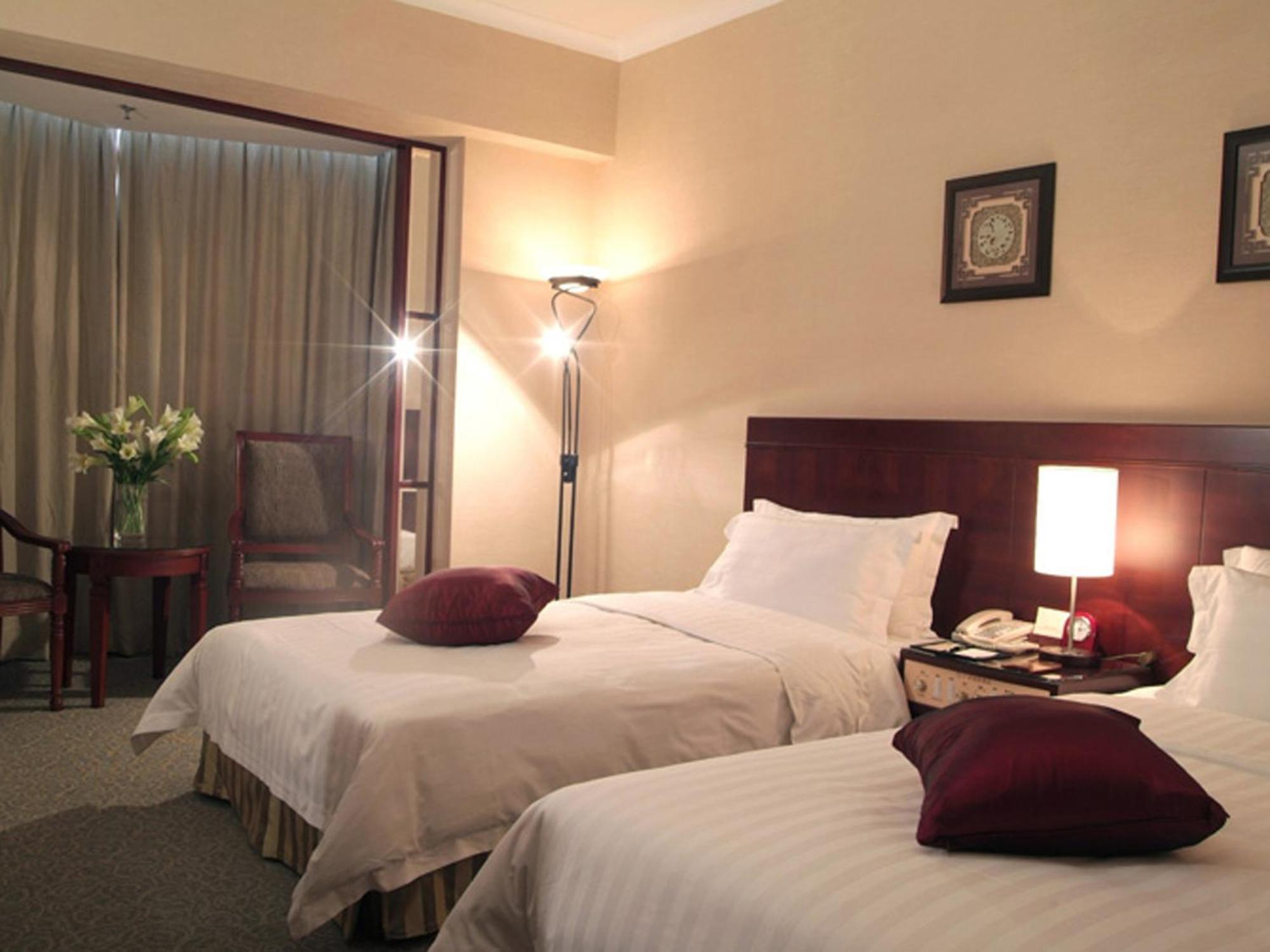 Rosedale Hotel & Suites Guangzhou - Free Shuttle Bus To Canton Fair Екстер'єр фото