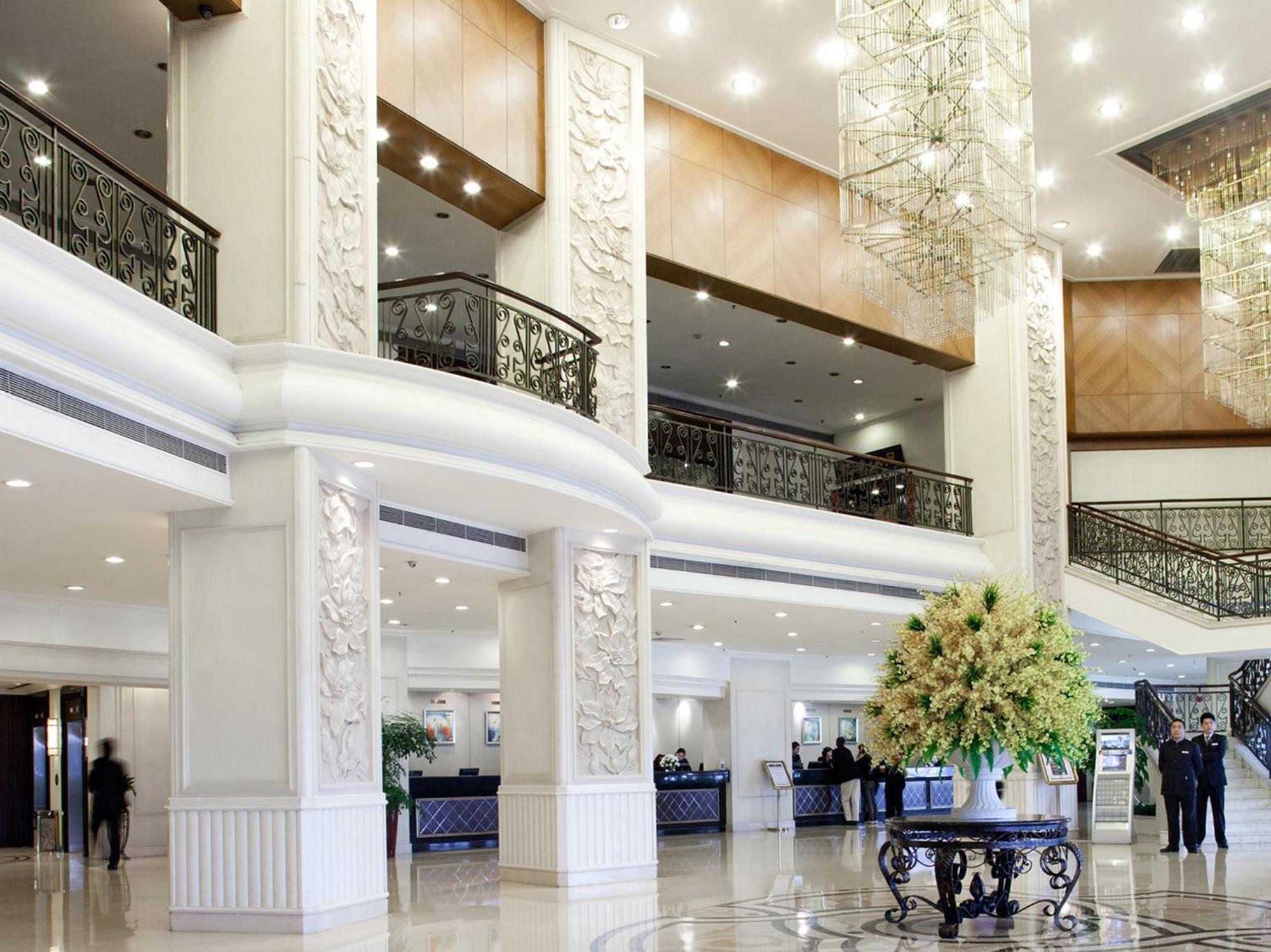 Rosedale Hotel & Suites Guangzhou - Free Shuttle Bus To Canton Fair Екстер'єр фото